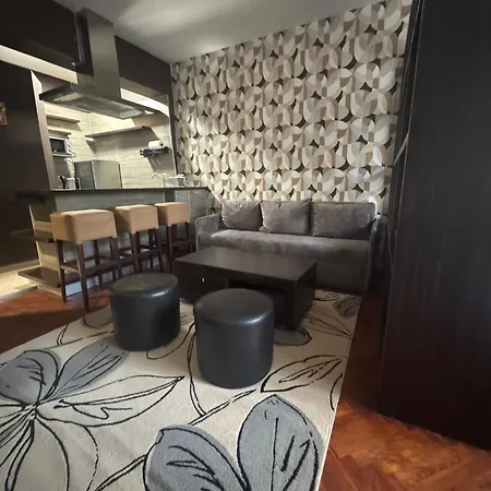Arto's Apartment Warna
